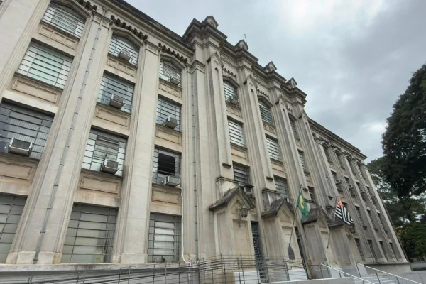 Fechada do Instituto Adolfo Lutz, em São Paulo