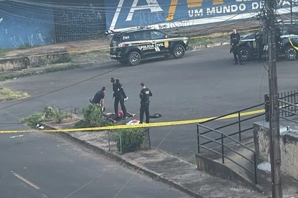 Homem encontrado morto em estacionamento de sorveteria