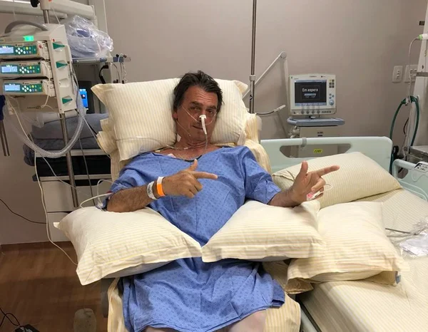 Bolsonaro volta para UTI após cirurgia de emergência
