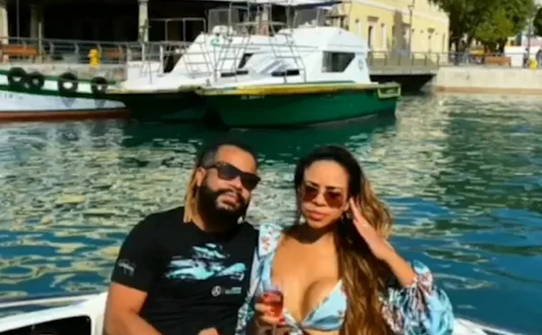 Casal ostentação