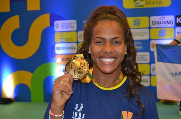 Ana Luiza Pereira França