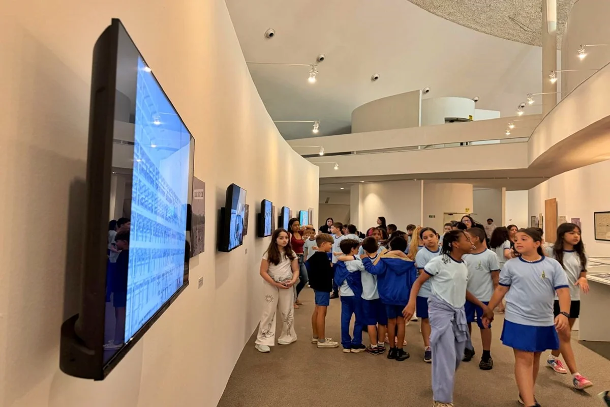 Exposição tem três eixos Exposição tem três eixos
