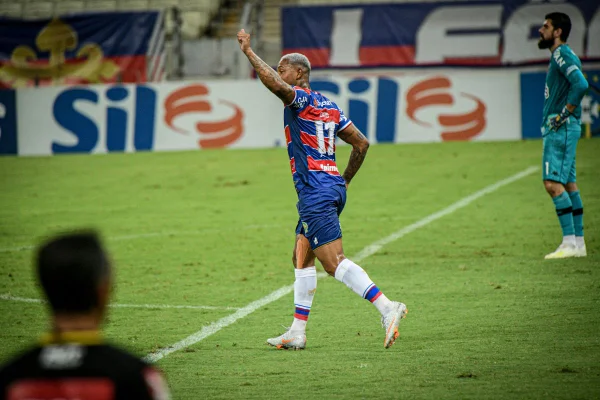 Fortaleza faz 3 x 0, se afasta do Z4 e complica o Vasco no Brasileirão