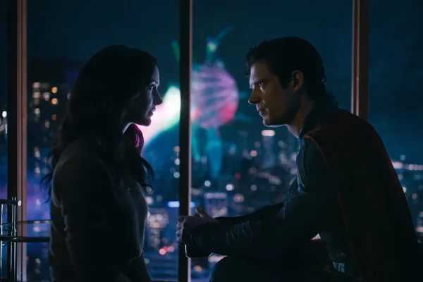 Superman não se leva a sério – e talvez esse seja seu maior acerto