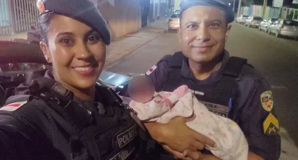 Policiais encontram recém-nascida abandonada em caixa de sapato