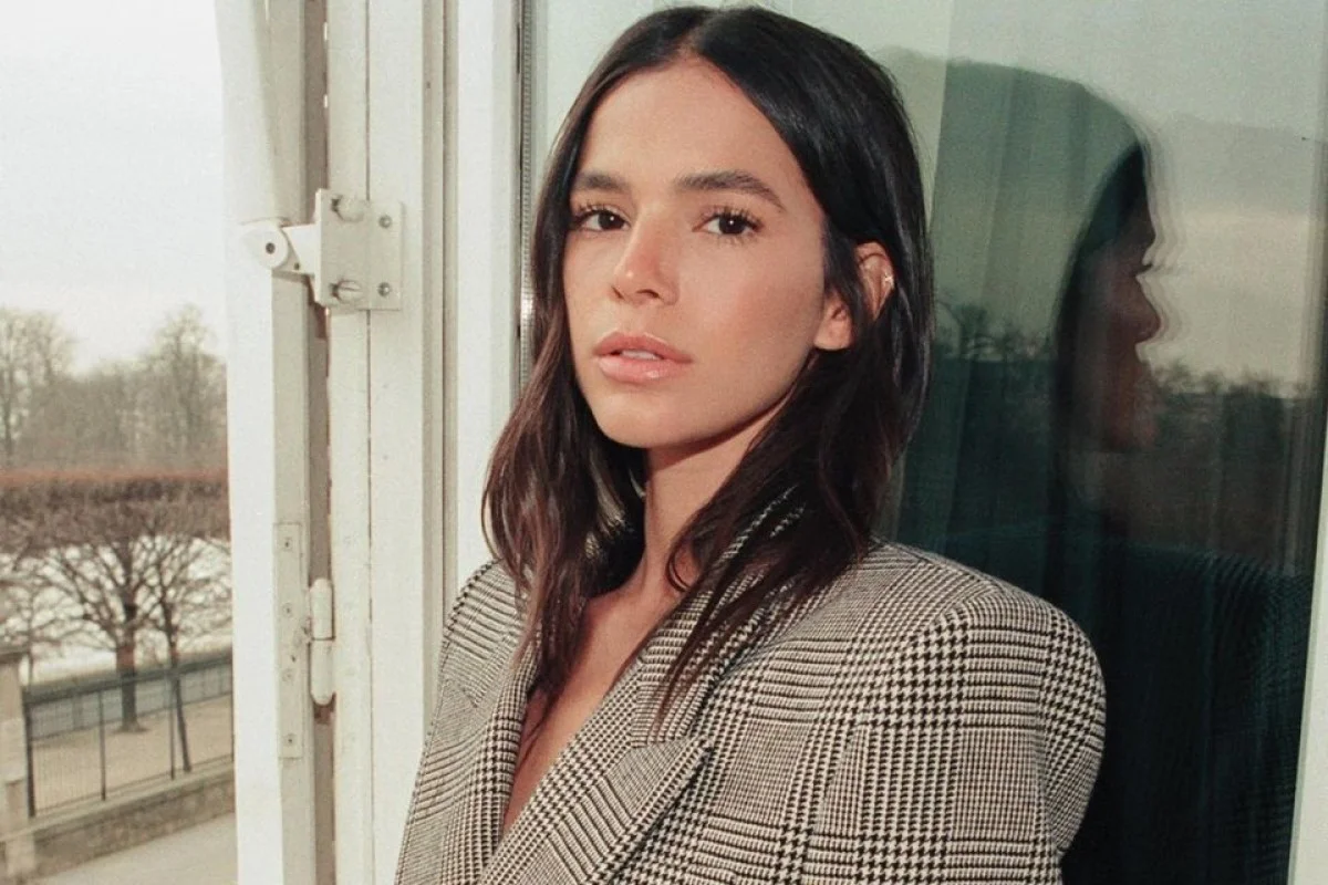 Bruna Marquezine vaza fotos dos bastidores de Besouro Azul Bruna Marquezine vaza fotos dos bastidores de Besouro Azul