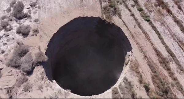 Vídeo: cratera misteriosa aparece no Atacama, no Chile