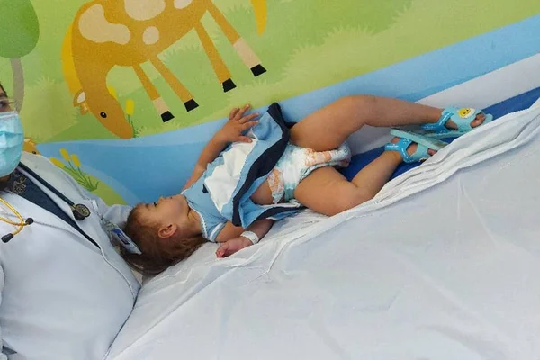 DF: mãe de bebê com câncer raro precisa de ajuda para o tratamento da filha