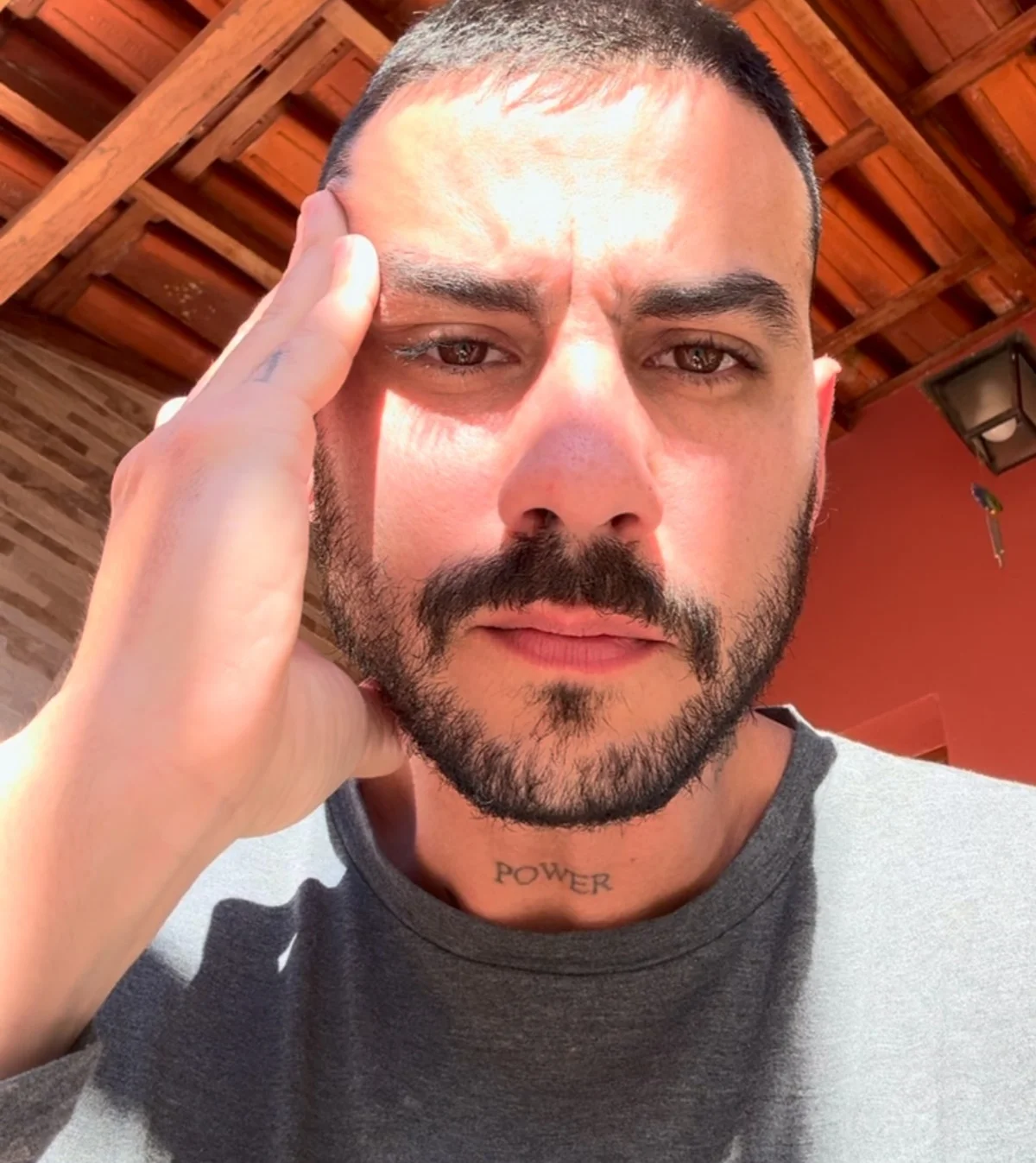 Gabriel Madureira aconselhou os fãs após ser contaminado Gabriel Madureira aconselhou os fãs após ser contaminado