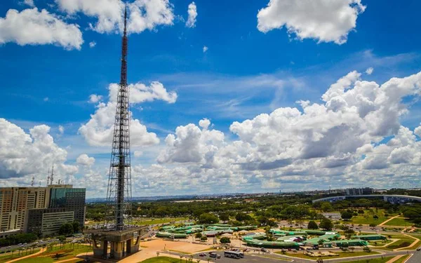Briga na praça de alimentação da Torre de TV assusta frequentadores
