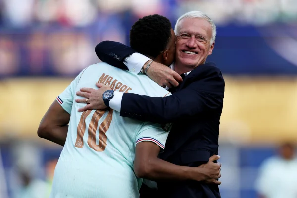 Didier Deschamps e Kylian Mbappé