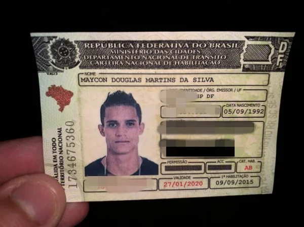 Ladrão que fez padre refém morre em troca de tiros com a polícia