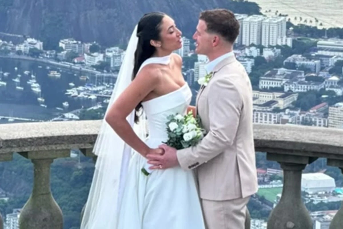 Jeniffer Costa Luna e Francesco são clicados em clima de romance Jeniffer Costa Luna e Francesco são clicados em clima de romance