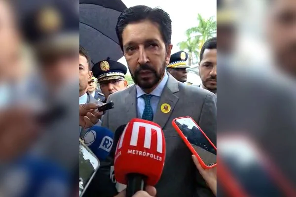 Nunes compara caso das joias de Bolsonaro ao da importunação a baleia