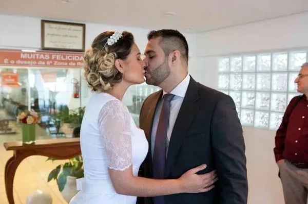 Andressa Urach se casa com o ex-marido, Tiago Costa