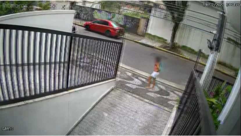 Os três homens se aproximara de bicicleta da mulher que caminhava na rua Américo Martins, no bairro do Boqueirão Os três homens se aproximara de bicicleta da mulher que caminhava na rua Américo Martins, no bairro do Boqueirão