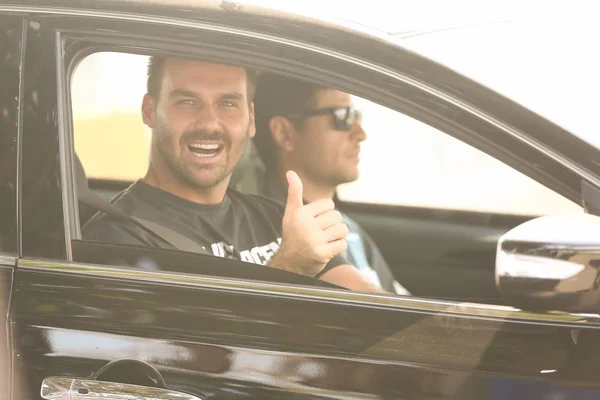 À espera de nomeação para embaixada, Eduardo e Araújo vão a Bolsonaro