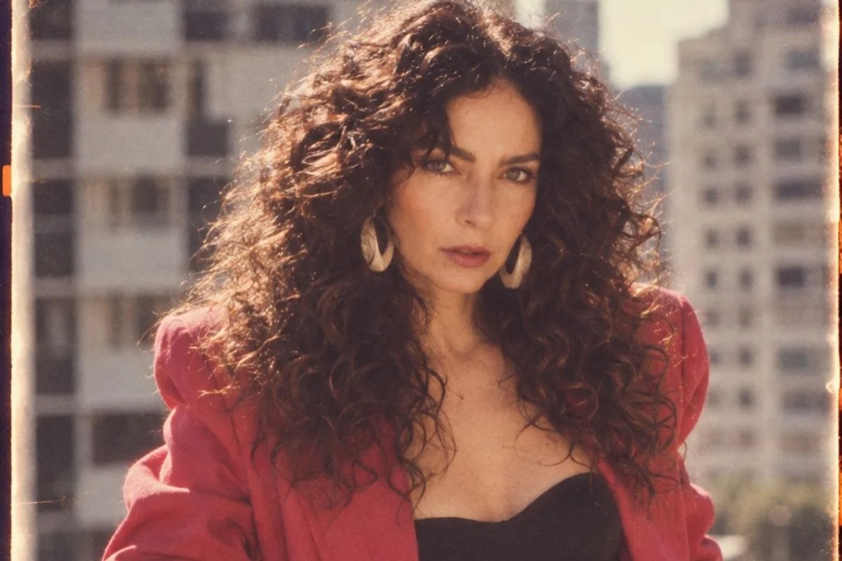 Claudia Ohana compartilhou uma versão inspirada nos anos 1980 criada por IA Claudia Ohana compartilhou uma versão inspirada nos anos 1980 criada por IA