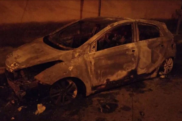 carro queimado corpo goiania