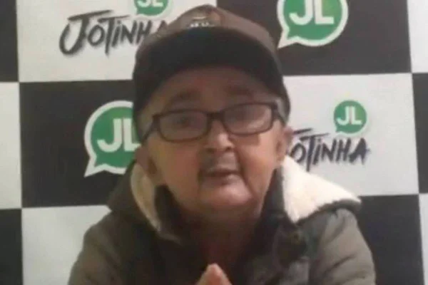 Morre o humorista Jotinha, aos 52 anos, após complicações da Covid-19