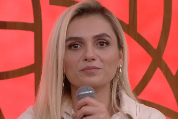 Monica Iozzi faz apelo ao ex: “Devolva meus bonecos do Toy Story”