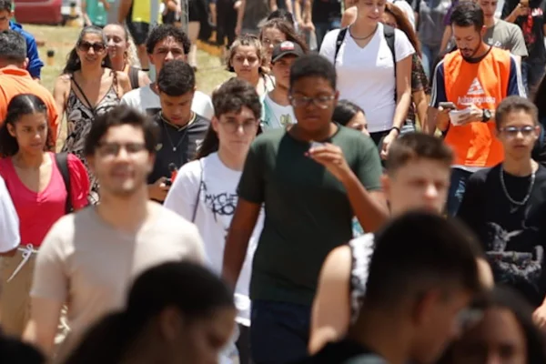 Estudantes - Metrópoles