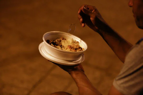 fila da fome em goiânia, goiás