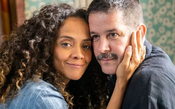 Aline Borges e Murilo Benício em Pantanal