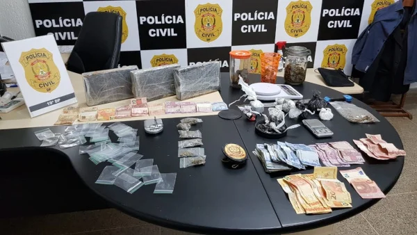 Polícia Civil prende traficante com maconha e cocaína no DF