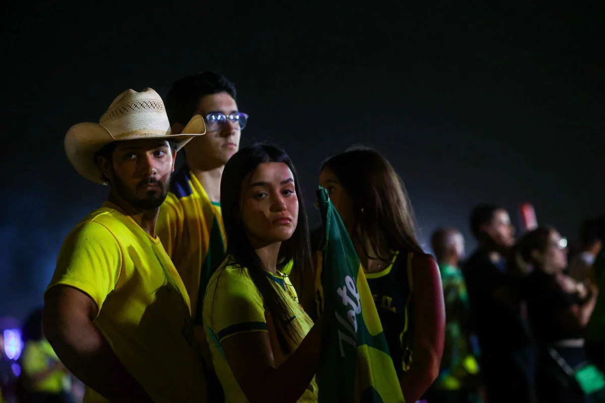 Resultado após às 20h30 indicava derrota do senador Resultado após às 20h30 indicava derrota do senador