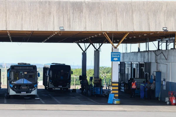 Ataques a ônibus no DF: passageiros e motoristas relatam clima de medo