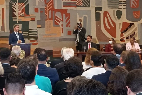 Leandro Grass assume Iphan com promessas, como Memorial da Democracia em Brasília