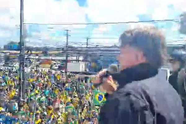 No Recife, Bolsonaro volta a convocar apoiadores para o 7 de Setembro