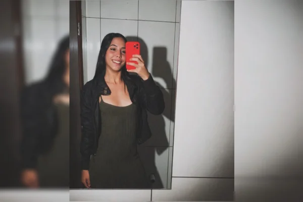 Quem era a jovem de 18 anos que morreu ao levar um tiro na cabeça no DF - destaque galeria Quem era a jovem de 18 anos que morreu ao levar um tiro na cabeça no DF - destaque galeria