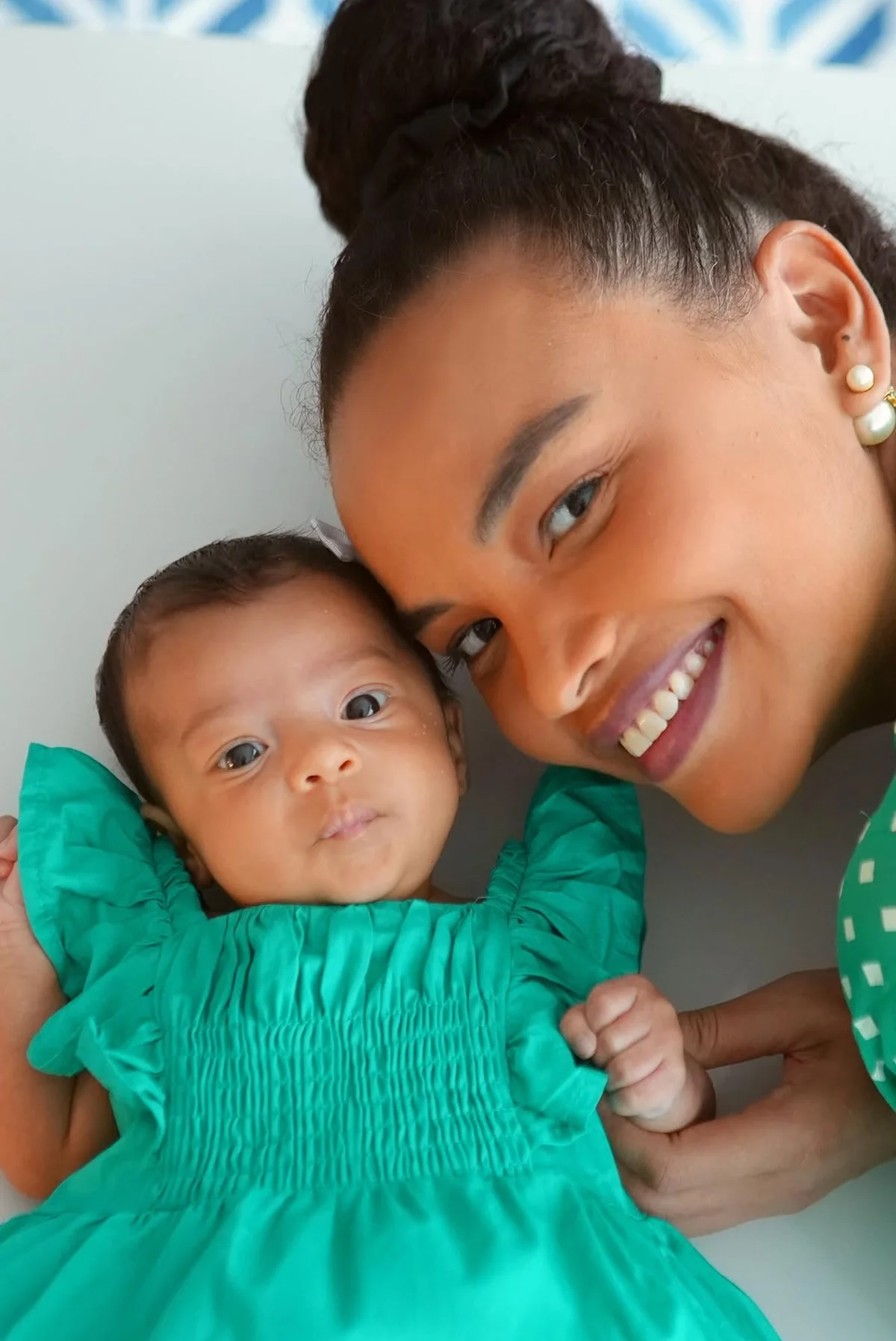 Lucy Ramos com a filha, Kyara, de 4 meses Lucy Ramos com a filha, Kyara, de 4 meses