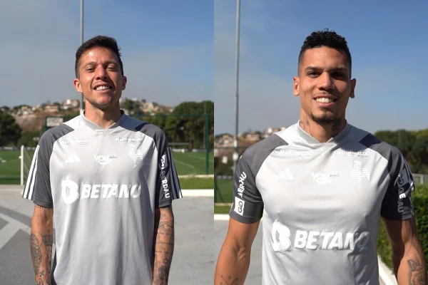Foto colorida de Bernard e Paulinho, do Atlético-MG - Metrópoles