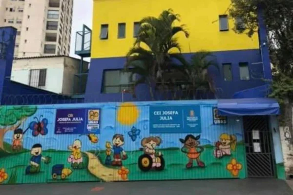 O bebê estava dormindo no momento do ocorrido. Segundo a SME, o conselho tutelar foi acionado e um processo de apuração foi aberto - Metrópoles