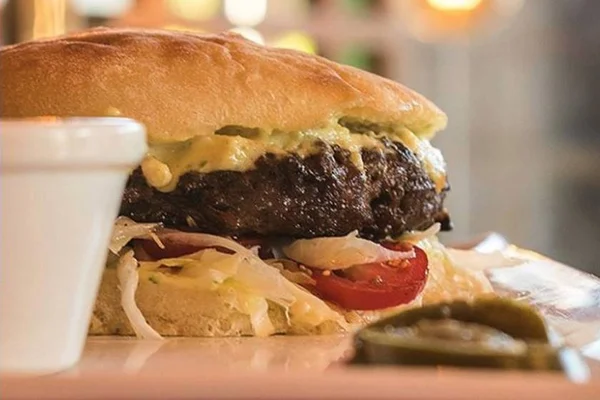 Belgrado apresenta cultura gastronômica da Sérvia no BSBurguer Fest