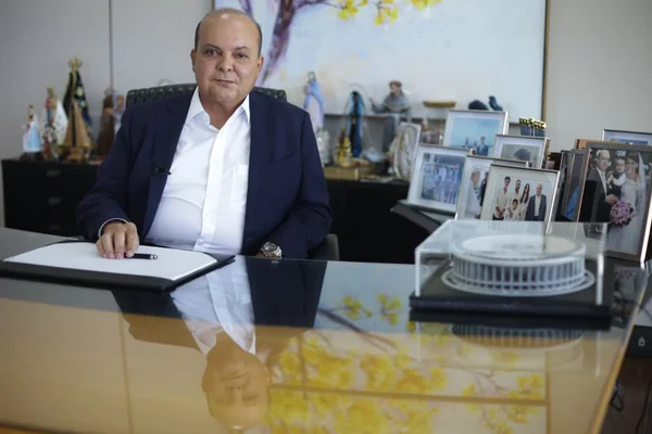 Longe da política, Ibaneis diz estar em “fase muito especial e feliz” - destaque galeria