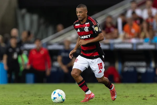 Foto colorida de Nicolas De La Cruz do Flamengo - Metrópoles