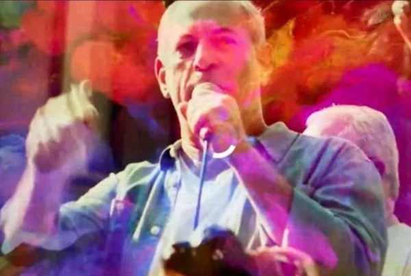Ciro Gomes, político que disputará a Presidência da República. Ele tem pele clara, tem cabelos brancos e olhos escuros - Metrópoles