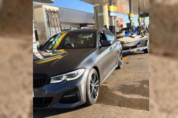 Casal ostentava BMWs, jet skis e viagens com dinheiro do Comboio do Cão