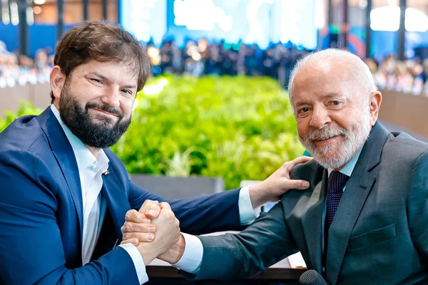 Lula e presidente do Chile, Gabriel Boric, no Urban 20