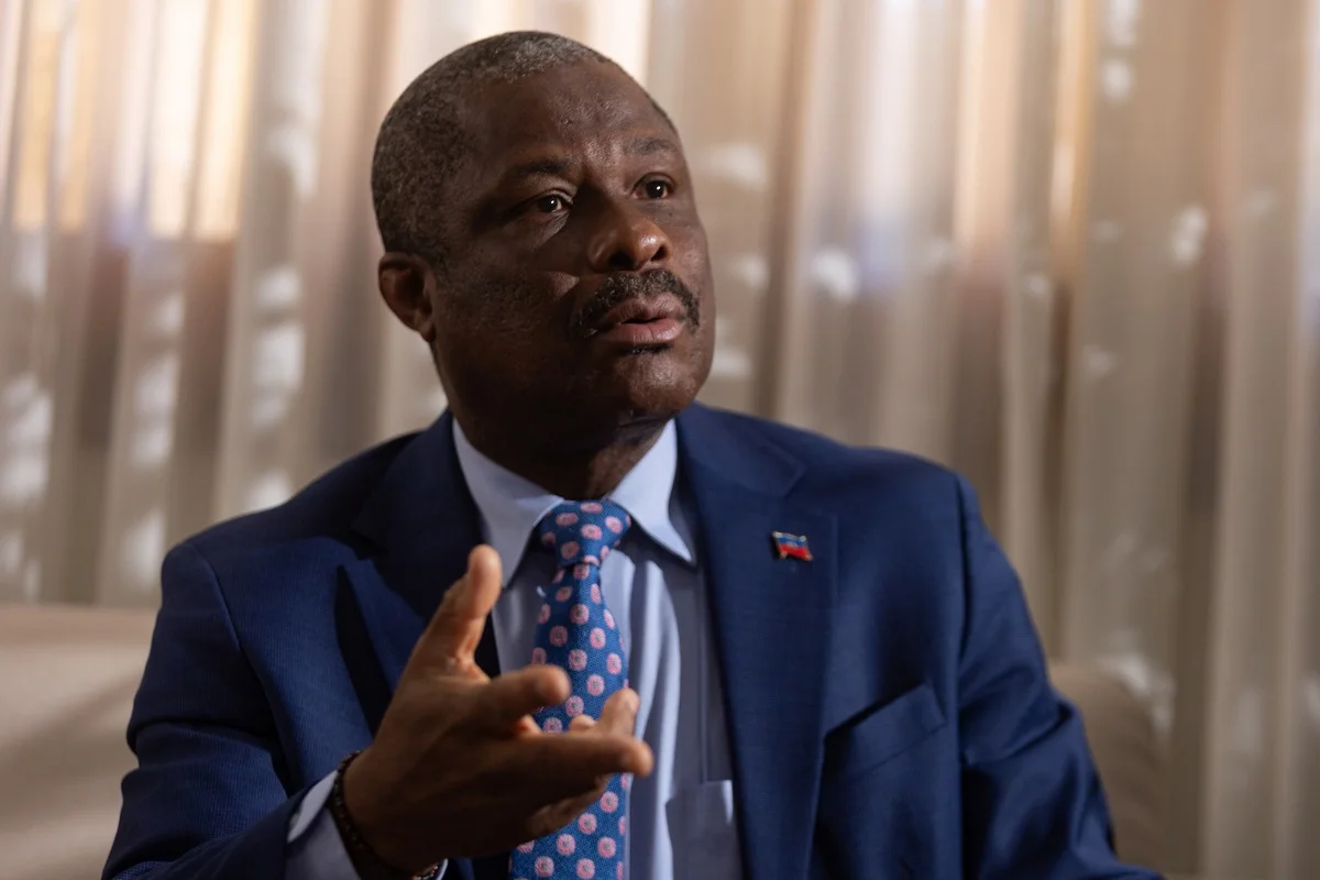 O embaixador haitiano no Brasil já atuou como ministro das Relações Exteriores do Haiti O embaixador haitiano no Brasil já atuou como ministro das Relações Exteriores do Haiti