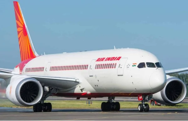 Imagem colorida, Nova aeronave da Air India registra problemas na decolagem e retorna- Metrópoles
