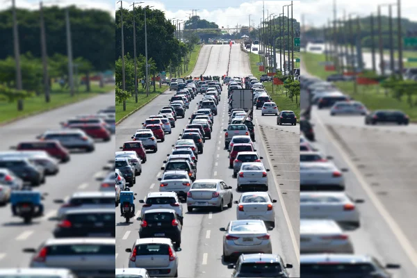 EPTG com carros em congestionamento