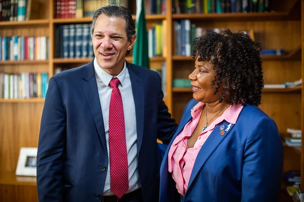“Estamos devendo para a Cultura”, diz Haddad após reunião com ministra