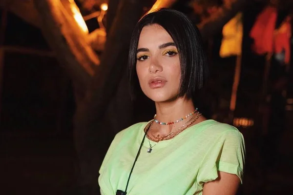 Manu Gavassi começa namoro com crush que está fora do BBB20