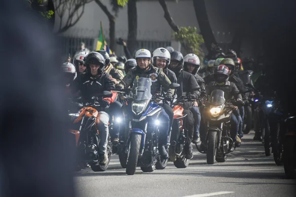 Presidente Jair Bolsonaro participa de motociata em SP
