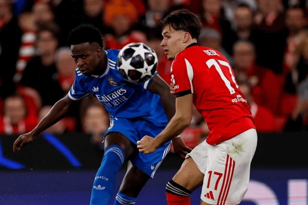 Vinícius Júnior na partida entre Benfica x Real Madrid pela Champions League